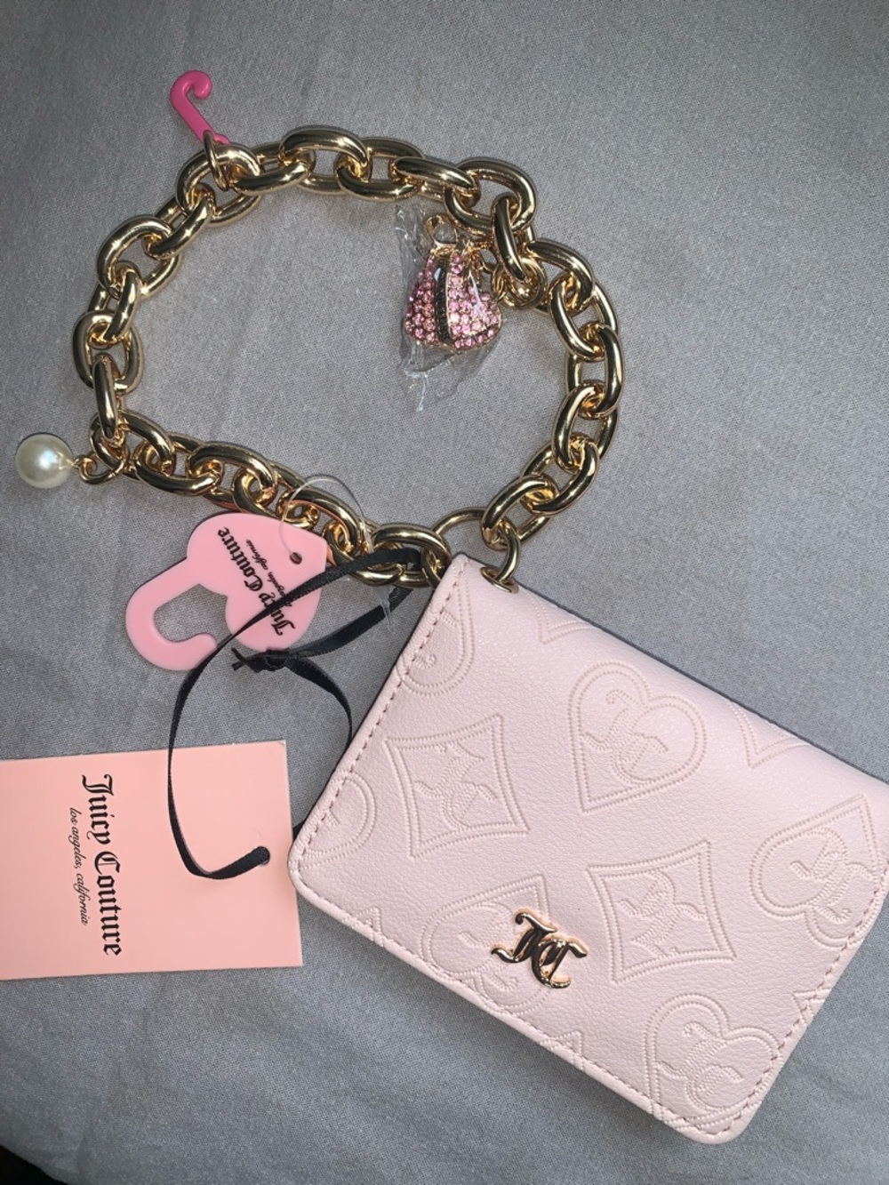 🆕- Juicy Couture Powder Blush Embossed Card Case with Gold Chain & Charms